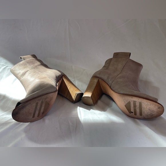 Kenneth Cole Vero Cuoio Made In Italy Leather Booties Women's Size 36 - Picture 7 of 9